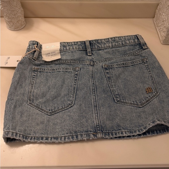 NWTS Miss Me low rise light wash mini skirt - Picture 5 of 7